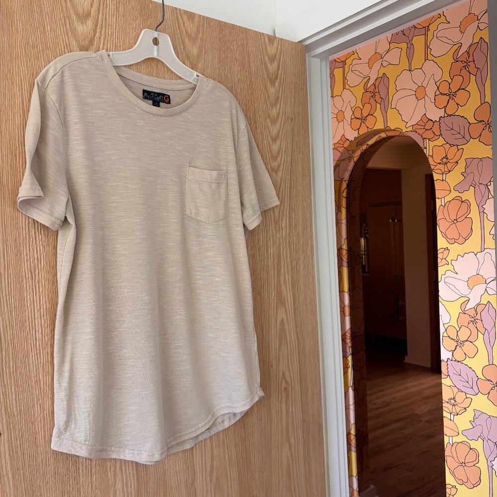 G by Guess Tan Pocket T-Shirt Size M | Minimalist Neutral Tee